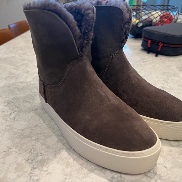 UGG women boots size 7 - Picture 5 of 9
